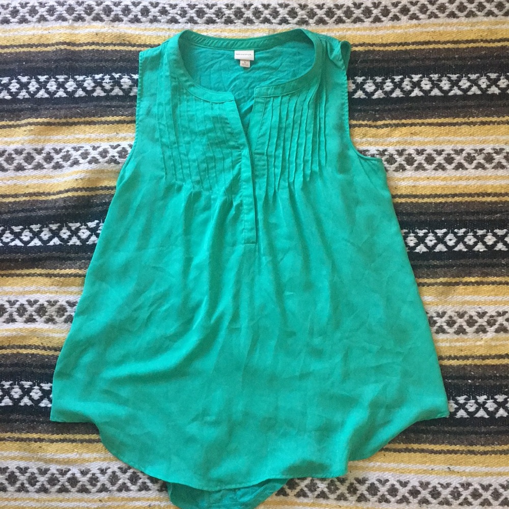 Sleeveless blouse